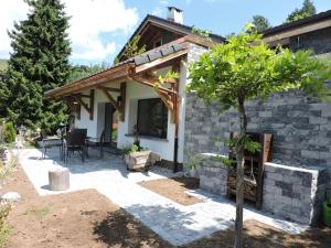 Chalet L'Escapadeにある庭