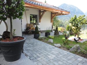 Chalet L'Escapadeにある庭
