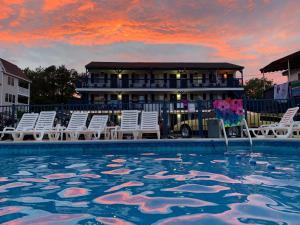 Bazén v ubytování Island View Motel nebo v jeho okolí