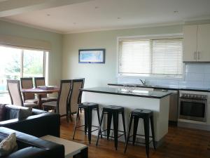 Gallery image of OCEAN VIEWS in Warrnambool
