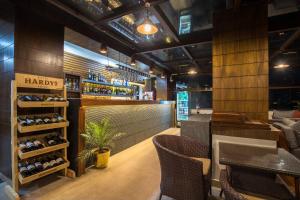 Lounge nebo bar v ubytování Hotel Kutumba
