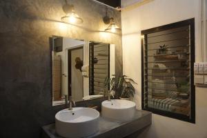 Koupelna v ubytování Khoksametchun Hostel