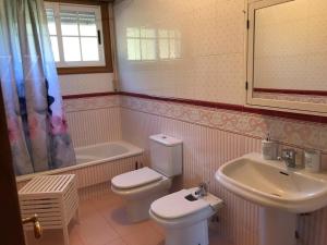 Ένα μπάνιο στο Villa Pazos +17 φωτογραφίες