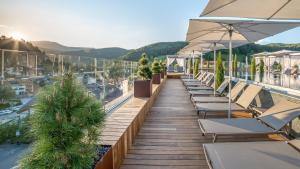 Nespecifikovaný výhled na hory nebo výhled na hory při pohledu z hotelu