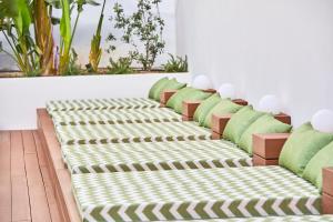 A seating area at HM Dunas Blancas