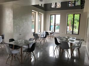 Restoran või mõni muu söögikoht majutusasutuses Hotel FLEUR DE LIS