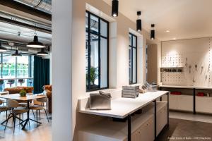 Kuchyň nebo kuchyňský kout v ubytování ibis Styles Bâle-Mulhouse Aéroport