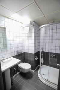 Koupelna v ubytování Rumi Hotel