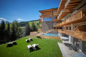 Bazén v ubytování AlpenParks Hotel & Apartment Sonnleiten nebo v jeho okolí