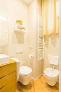 A bathroom at Duomo Deluxe Room