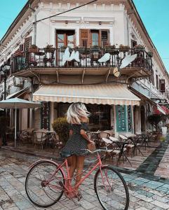 Гості Promenade Hotel