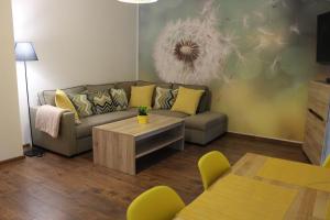Posedenie v ubytovaní Apartament Kolorowy pod Śnieżką