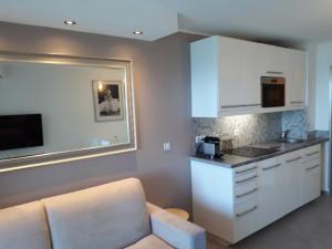 Dapur atau dapur kecil di Cannes design vue mer