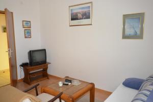 A television and/or entertainment centre at Apartment Đurđica