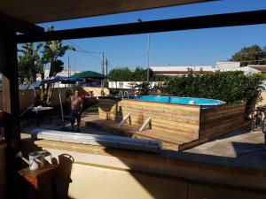 The swimming pool at or close to La casa di Nonn'Anna
