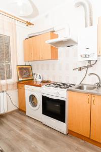 Kuchnia lub aneks kuchenny w obiekcie Prospekt Shevchenko
