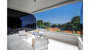 Boutique Hotel Mirjam的阳台或露台