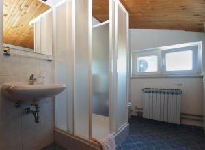 Kúpeľňa v ubytovaní House Dubravka 1946 + 37 fotografií