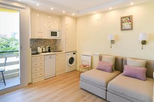 Kuchyň nebo kuchyňský kout v ubytování Benalmadena Top Floor Studio