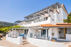 Balkón nebo terasa v ubytování Nafsika Villas Apartments + 22 fotografií