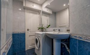 MMA Apartment tesisinde bir banyo