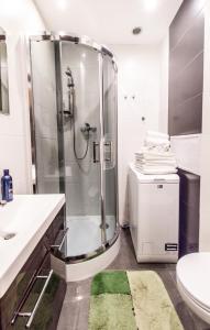 Ένα μπάνιο στο Smart Rental Management Kotlarska Apartment