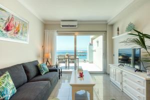 Μια τηλεόραση ή/και κέντρο ψυχαγωγίας στο Amarre Beach