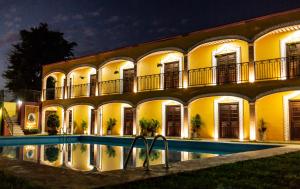 Πισίνα στο ή κοντά στο Hotel Tuul