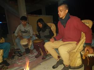Επισκέπτες που μένουν στο Sunface Homestay