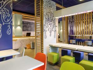 Posezení v ubytování Ibis budget Dunkerque Grande Synthe