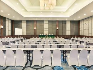 Poslovni prostori in/oz. konferenčna soba v nastanitvi Manado Tateli Resort and Convention + 37 fotografij