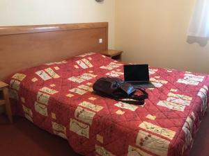 Afbeelding uit fotogalerij van Hôtel La Colombiere Cantal in Massiac