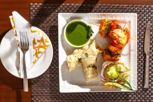 Makanan di atau berdekatan hotel