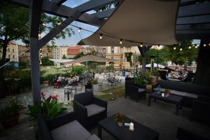 Reštaurácia alebo iné gastronomické zariadenie v ubytovaní Hotel Fado Spa & Restaurant
