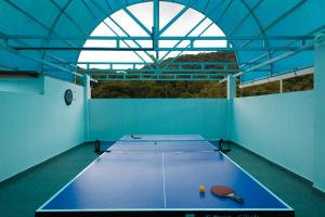 Tenis dan/atau kemudahan skuasy di The Sanihara Hotel & Resort atau berdekatan