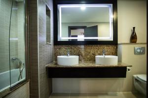 Vannituba majutusasutuses Mövenpick Hotel Ikoyi Lagos
