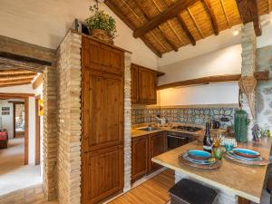 A kitchen or kitchenette at Angolo di paradiso sul mare