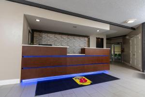 Lobbyen eller receptionen på Super 8 by Wyndham Goldsboro