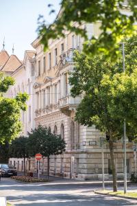 Το κτήριο όπου στεγάζεται  το διαμέρισμα