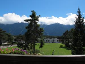 Uma vista geral da montanha ou uma vista da montanha a partir do apartamento