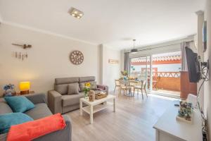 Las Mimosas, familias y parejas - con terraza y parking ...