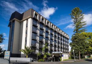 a renderización de un edificio de hotel en Copthorne Hotel Auckland City, en Auckland