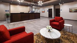 The lobby or reception area at Best Western Plus Hinton Inn & Suites