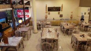 مطعم أو مكان آخر لتناول الطعام في ذه فلورا كوتا بالي