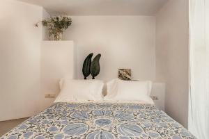 Posteľ alebo postele v izbe v ubytovaní Casita Casita Lindos - Adults Only