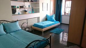 Postel nebo postele na pokoji v ubytování Große Ferienwohnung auf dem Pferdehof Nähe Bamberg, Coburg, Schweinfurt