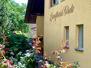 Taman di luar Landhaus GRETE
