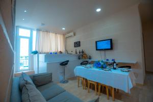 TV a/nebo společenská místnost v ubytování Wine Hostel