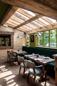 Gallery image of The Swan Inn in Shipton under Wychwood