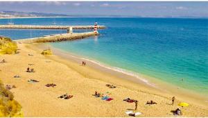 Pantai di atau dekat dengan hotel